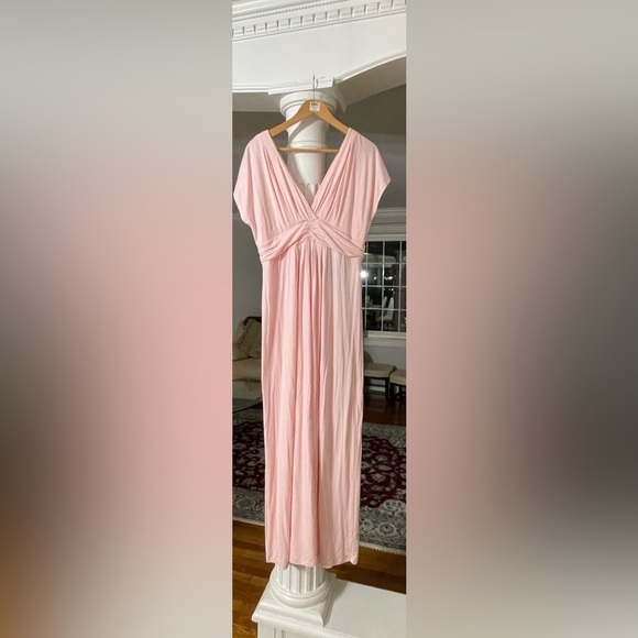 IMAN Dresses & Skirts - Iman women’s Deep-V-neck sleeve less pink Maxi dress with empire waist line XL